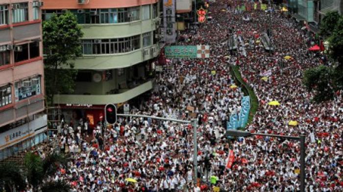 В Гонконге проходит многотысячная акция протеста