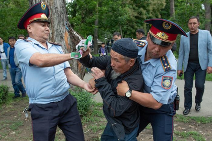 В Казахстане задержали 700 участников митингов