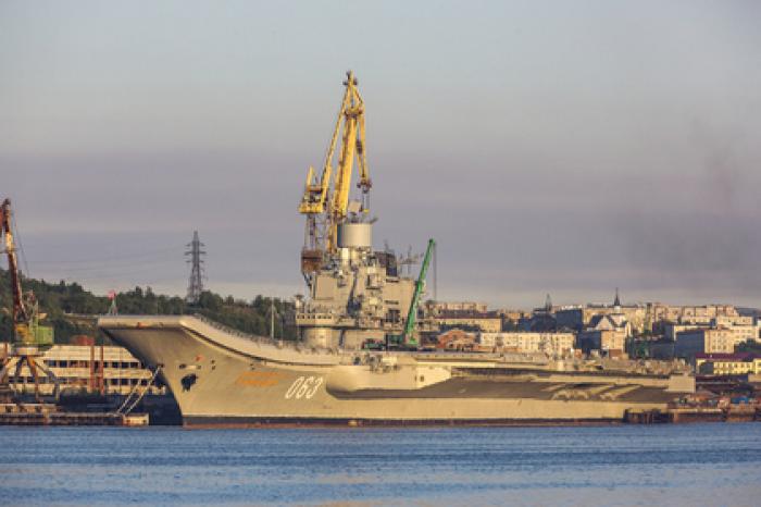 ВМФ и ОСК поспорили из-за «Адмирала Кузнецова»