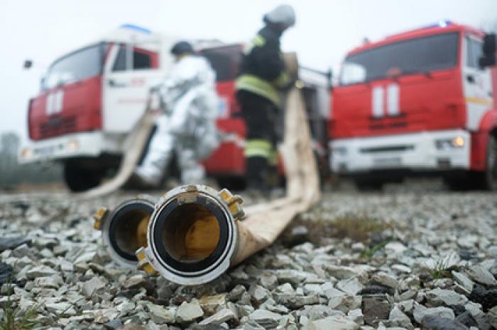 В России начал взрываться склад боеприпасов