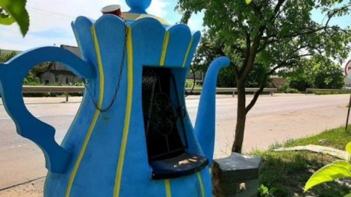 В селе Бозиены построили колодцы в виде огромных кувшинов