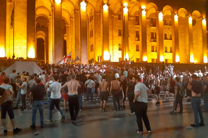 В Тбилиси возобновилась акция протеста