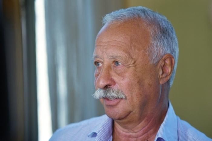 Якубович проехал по тротуару и отказался извиняться