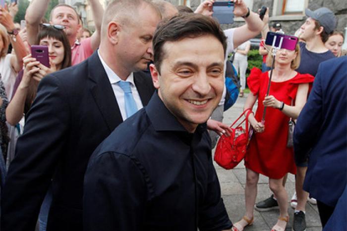 Зеленский собрался запустить детей в администрацию президента