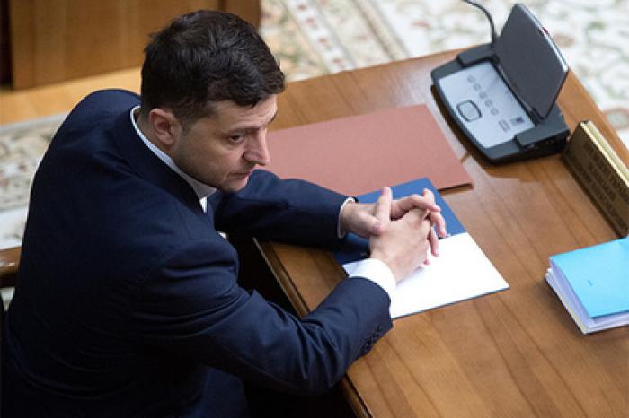 Зеленский уволил 15 губернаторов