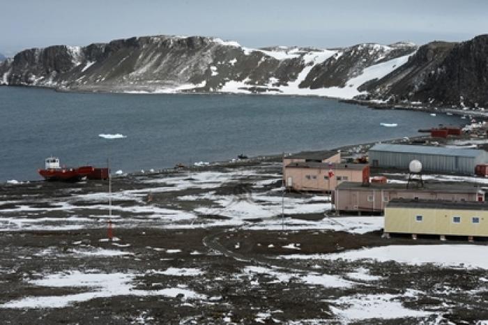 Антарктиду захотели спасти от микропластика
