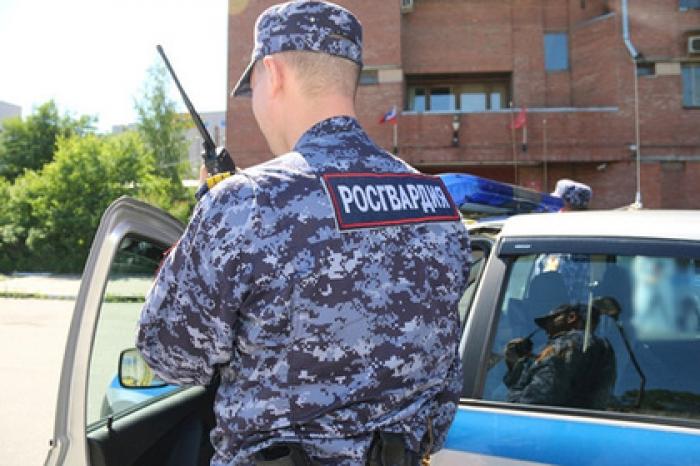 Азиатские туристы избили россиянку в очереди в музей