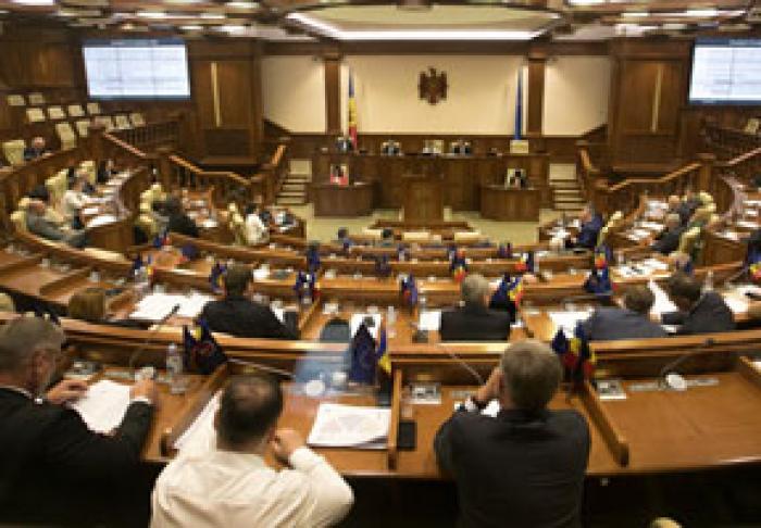 DISCUȚII APRINSE ÎN PARLAMENT. “REGLEMENTAREA ȘI ACCIZAREA PRODUSELOR DE TUTUN CARE NU ARD TREBUIE DISCUTATĂ LA NIVEL DE EXPERȚI”