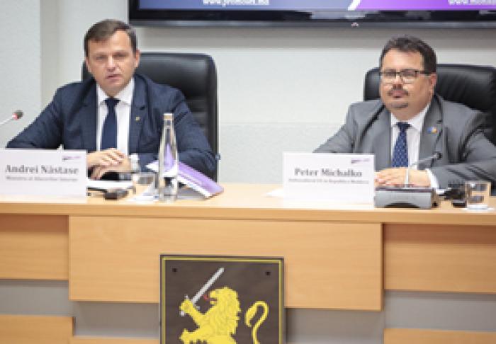 ​ŞEFUL DELEGAŢIEI UE: POLIŢIA TREBUIE SĂ SERVEASCĂ INTERESELE CETĂŢENILOR