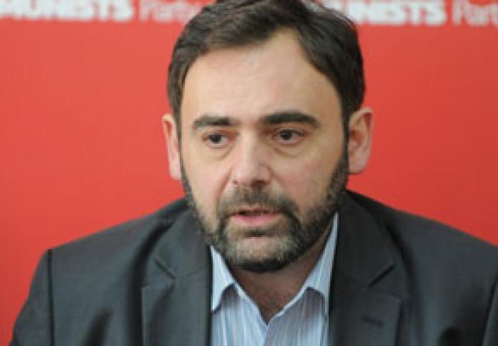 FOŞTII DEPUTAŢI COMUNIŞTI MARK TKACIUK ŞI IURIE MUNTEAN AR PUTEA REVENI ÎN POLITICĂ