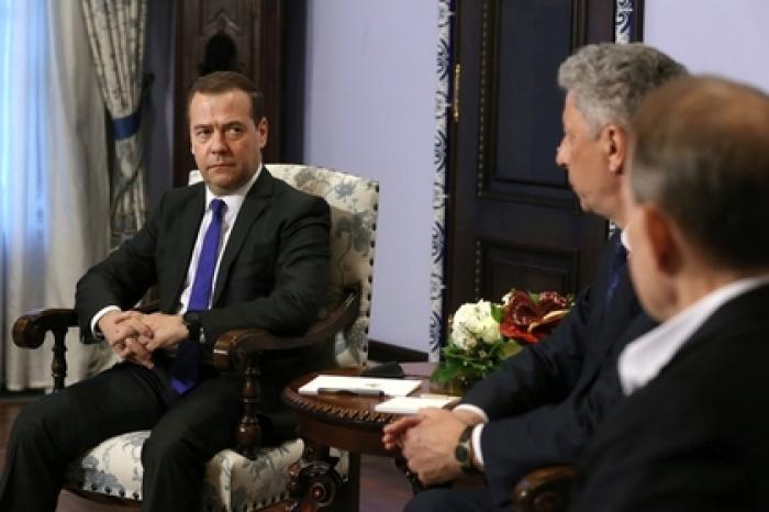 Лидеры украинской оппозиции прилетели на очередные переговоры в Москву
