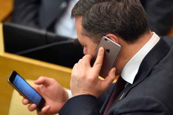 На смартфоны для чиновников задумали потратить миллиарды рублей