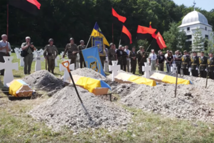 На Украине устроили торжественное перезахоронение солдат СС