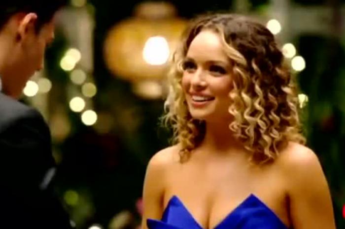 Нелепое поведение участницы реалити-шоу рассмешило зрителей