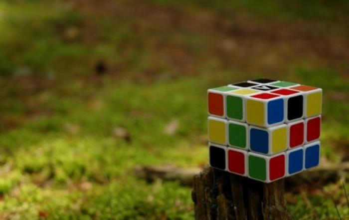 Нейросеть научилась собирать кубик Рубика за 20 ходов