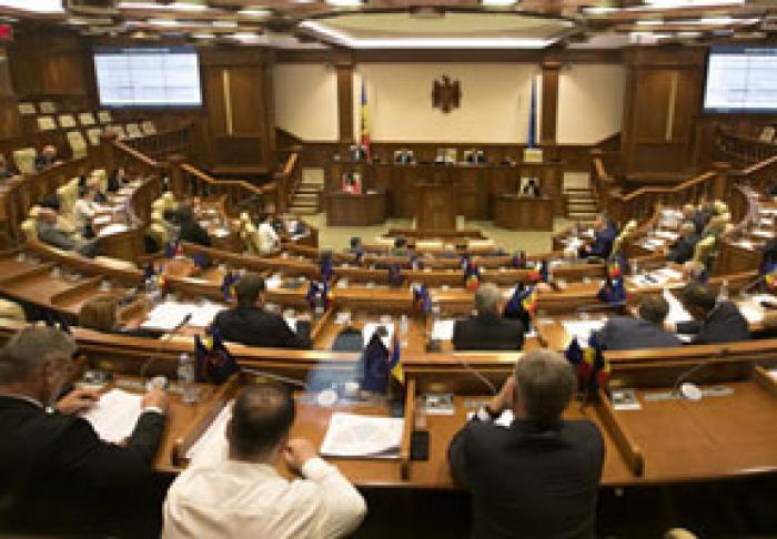 PARLAMENTUL A MODIFICAT STATUTUL SECRETARILOR DE STAT