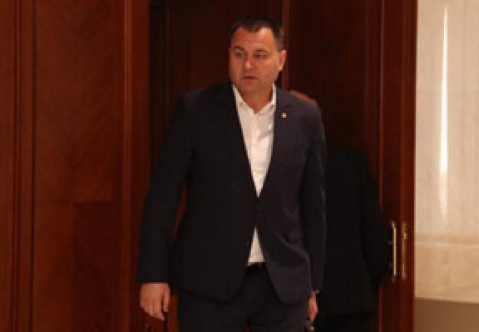​PARLAMENTUL L-A DEMIS PE DIRECTORUL AGENŢIEI NAŢIONALE PENTRU SOLUŢIONAREA CONTESTAŢIILOR