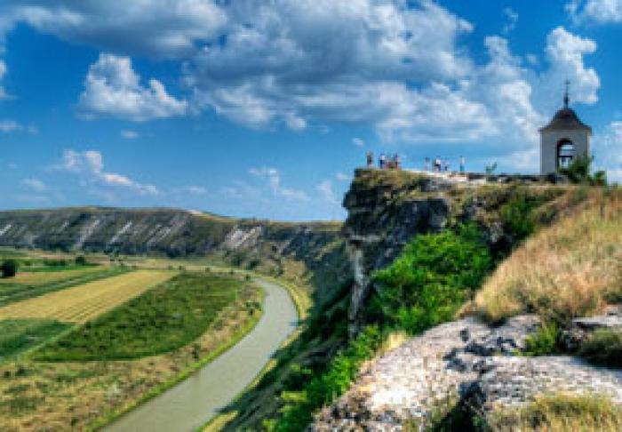 POTENŢIALUL TURISTIC AL MOLDOVEI NU ESTE EXPLORAT LA JUSTA SA VALOARE – OPINIA BLOGGERILOR