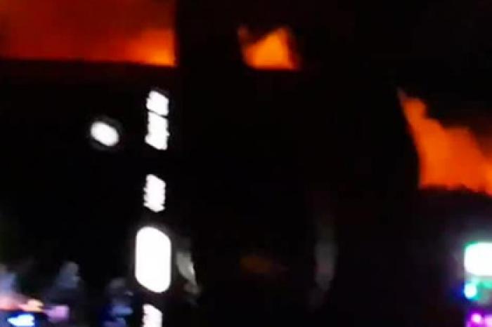 Появилось видео мощного пожара рядом с крупным фестивалем