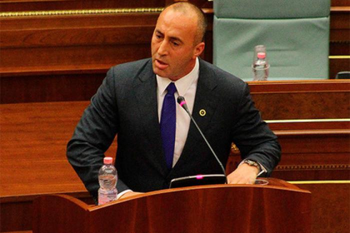 Премьер Косово ушел в отставку и собрался в Гаагу