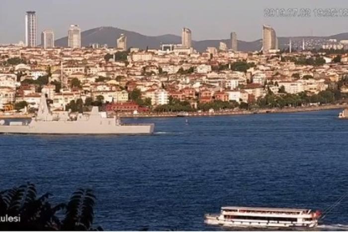 Проход кораблей НАТО в Черное море попал на видео