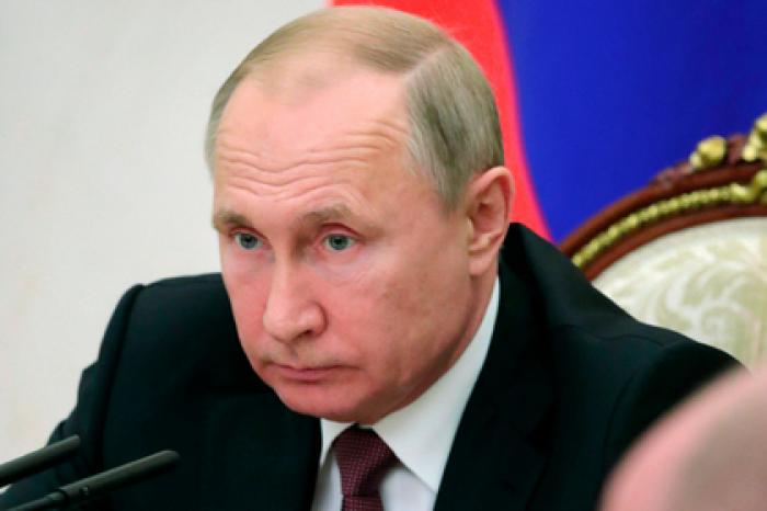 Путин подписал закон о наказании за препятствование работе врачей