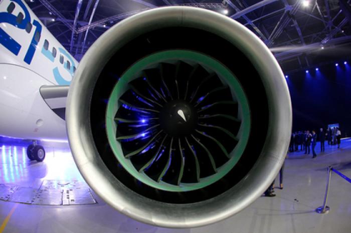 Россия купит у США 40 двигателей для «самолета XXI века»