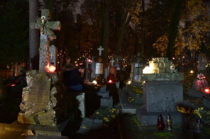 Россиянин выкопал на кладбище килограммы экстази