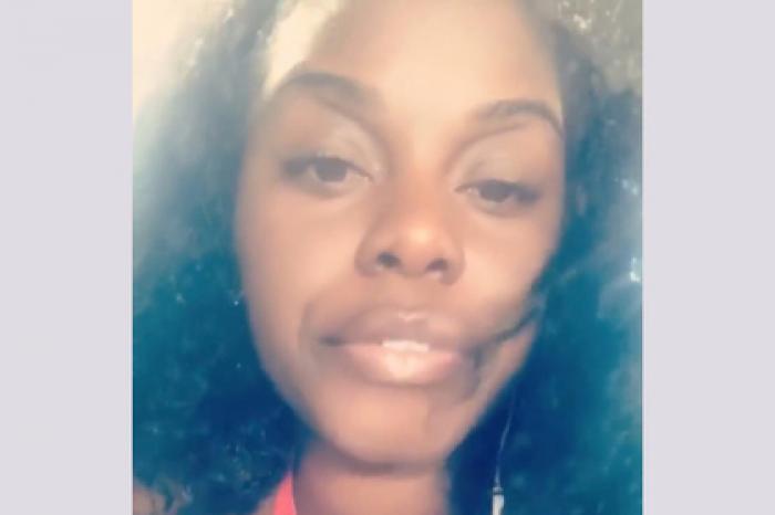 Россиянка отказалась сидеть с чернокожей в самолете и разъярила пользователей