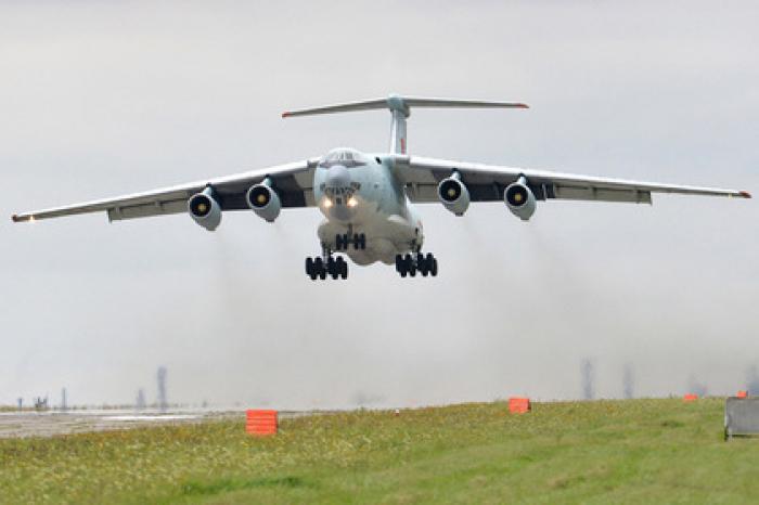 Российский Ил-76 приготовился к аварийной посадке в Жуковском