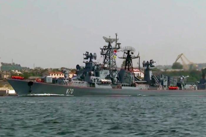 Российский сторожевик зашел в зону учений Украины и НАТО