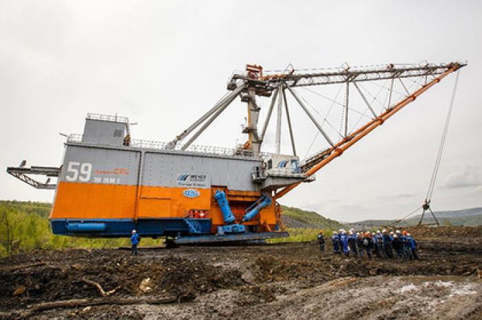 Шагающий экскаватор появился на угольном комплексе в Якутии