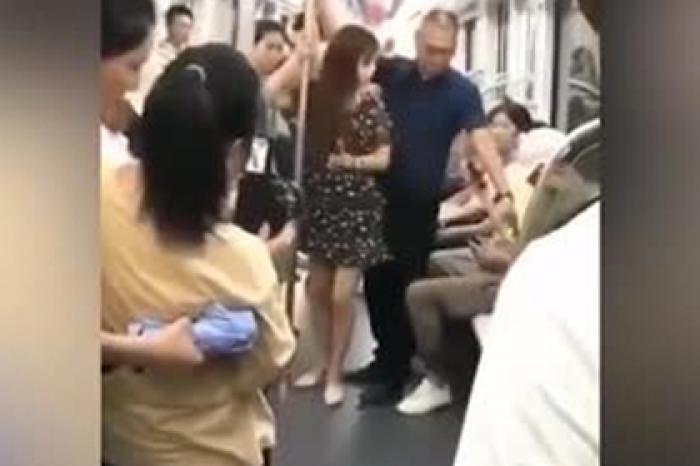 Спасение девушки от извращенца попало на видео