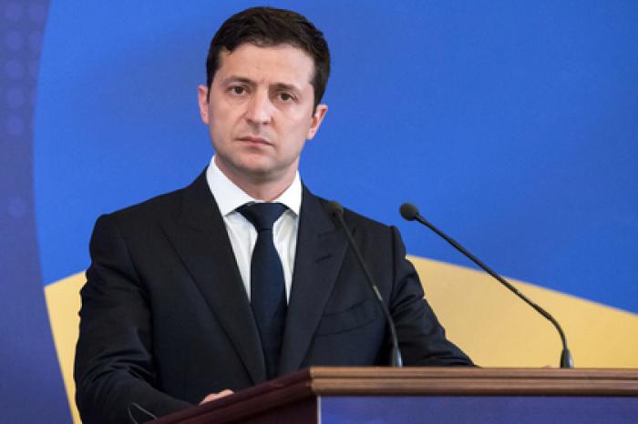 Украинский телеведущий набросился на Зеленского и обвинил его в неадекватности