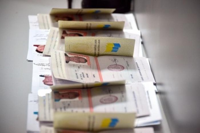 Украину уличили во лжи о выдаче паспортов жителям Донбасса