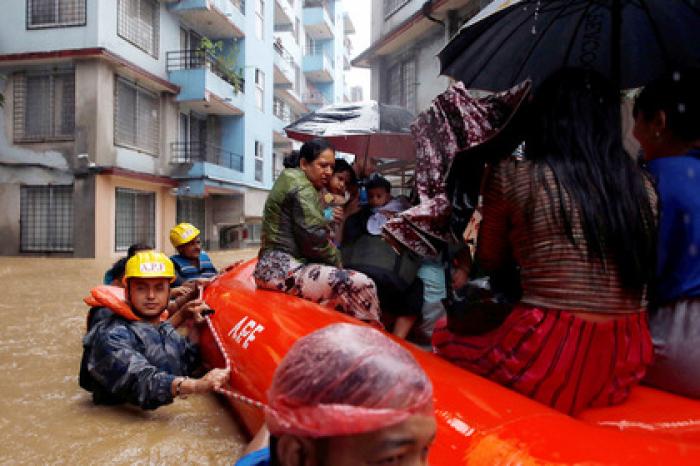 В Азии миллионы людей пострадали от жуткого смертоносного дождя