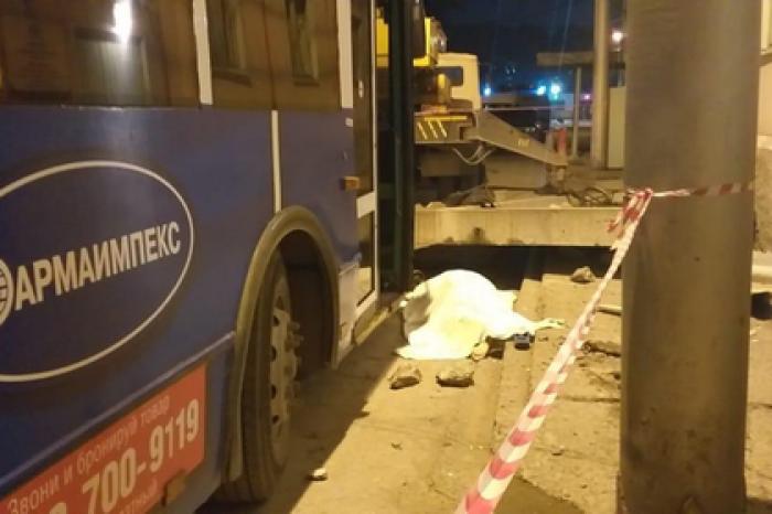 Водитель троллейбуса решил пошутить и убил россиянку