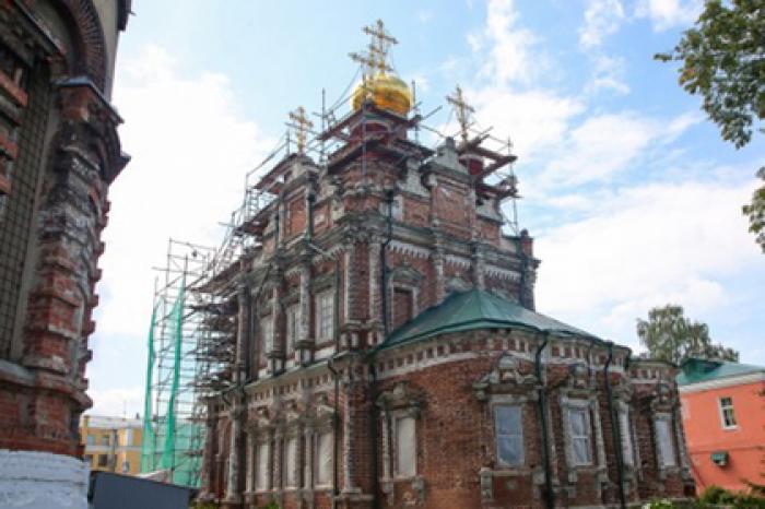 В России нашли связанную скотчем мумию в стене церковной лавки XVII века