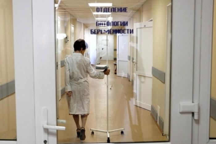 В российском роддоме объяснили госпитализацию рожениц в коридор