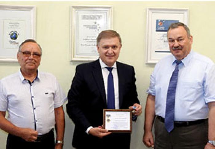ВЫСШАЯ ПРОФСОЮЗНАЯ НАГРАДА ДЛЯ ПРЕДСЕДАТЕЛЯ MOLDOVA AGROINDBANK