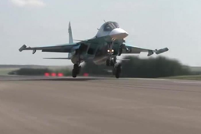 12 боевых Су-34 сели на трассу Европа — Китай