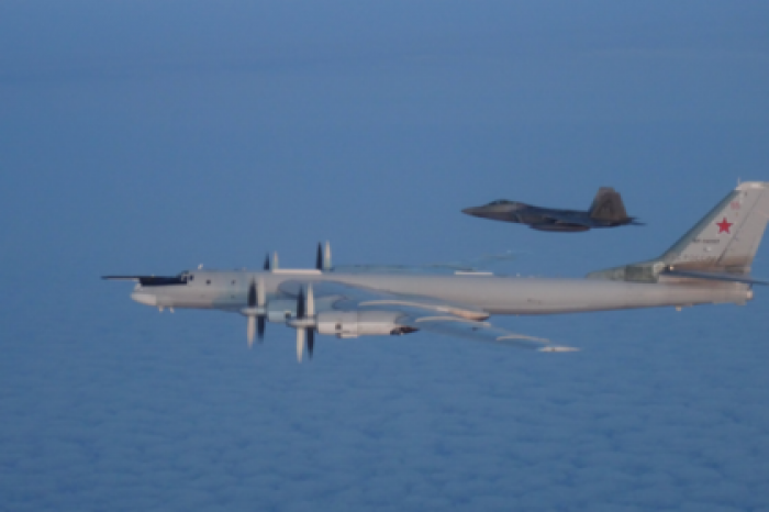 Американские истребители перехватили российские самолеты