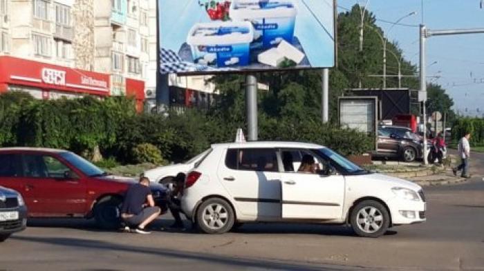 Авария на Ботанике с участием машины автошколы