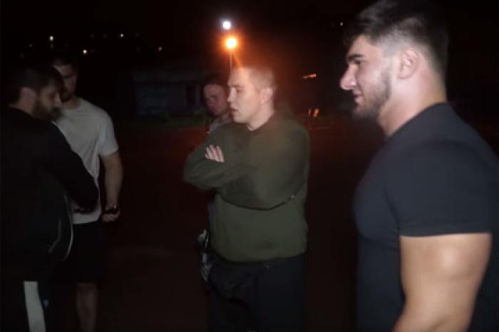 Чеченский Халк начал гонять московских выпивох