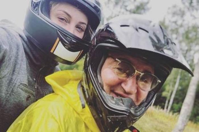 Дибров с женой попали в аварию