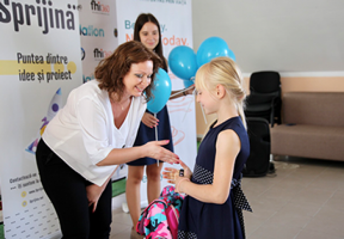 FINCOMBANK A PARTICIPAT ÎN CAMPANIA „DONEAZĂ UN GHIOZDAN CĂLĂTOR”