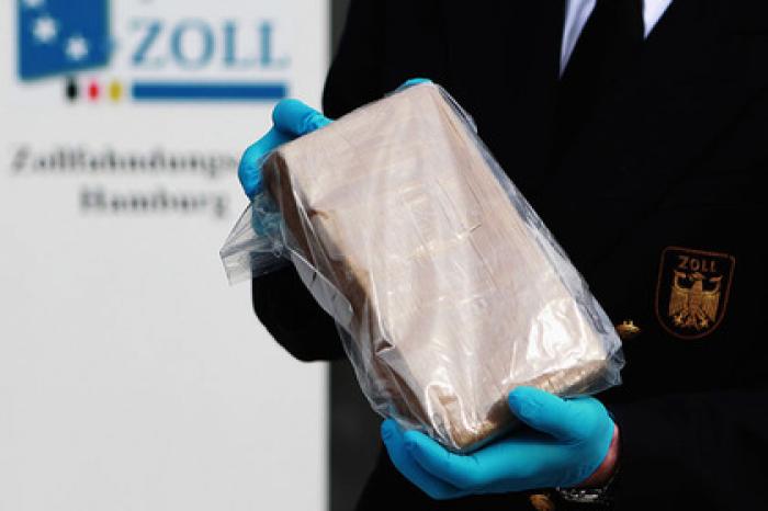 Французские таможенники нашли тонну кокаина