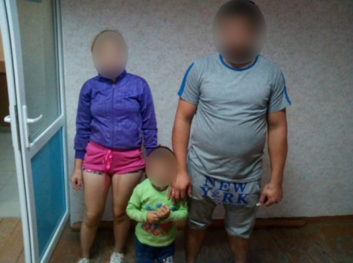 Горе-отец оставил двоих маленьких детей вблизи КПП Скуляны и уехал в Румынию парковать машину