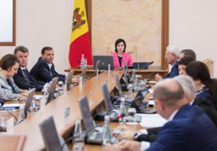 GUVERNUL A AVIZAT NEGATIV PROIECTUL DE LEGE PRIVIND ACORDAREA A CÂTE 600 LEI PERSOANELOR CU VENITURI MICI