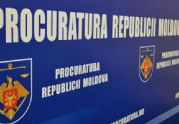 ​JURIŞTII AU OPINII DIFERITE PE MARGINEA PORNIRII CAUZEI PENALE PE FAPTUL UZURPĂRII PUTERII ÎN MOLDOVA